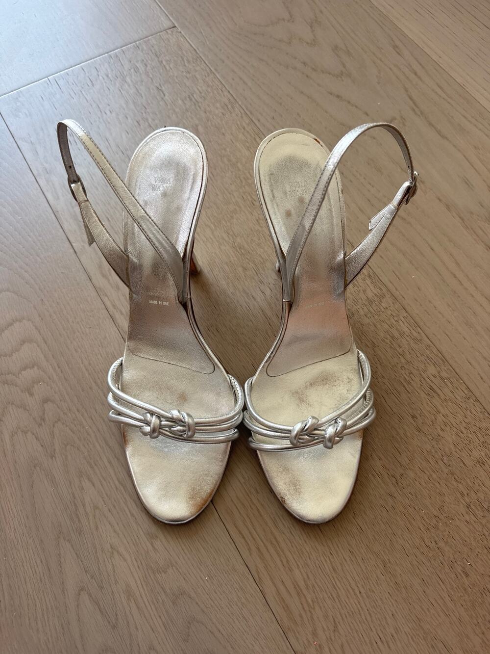 Vintage Vera Wang low heel in silver